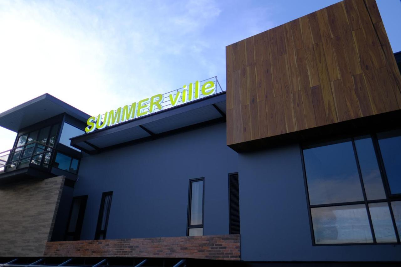 Hotel Summerville Majalengka Exterior photo