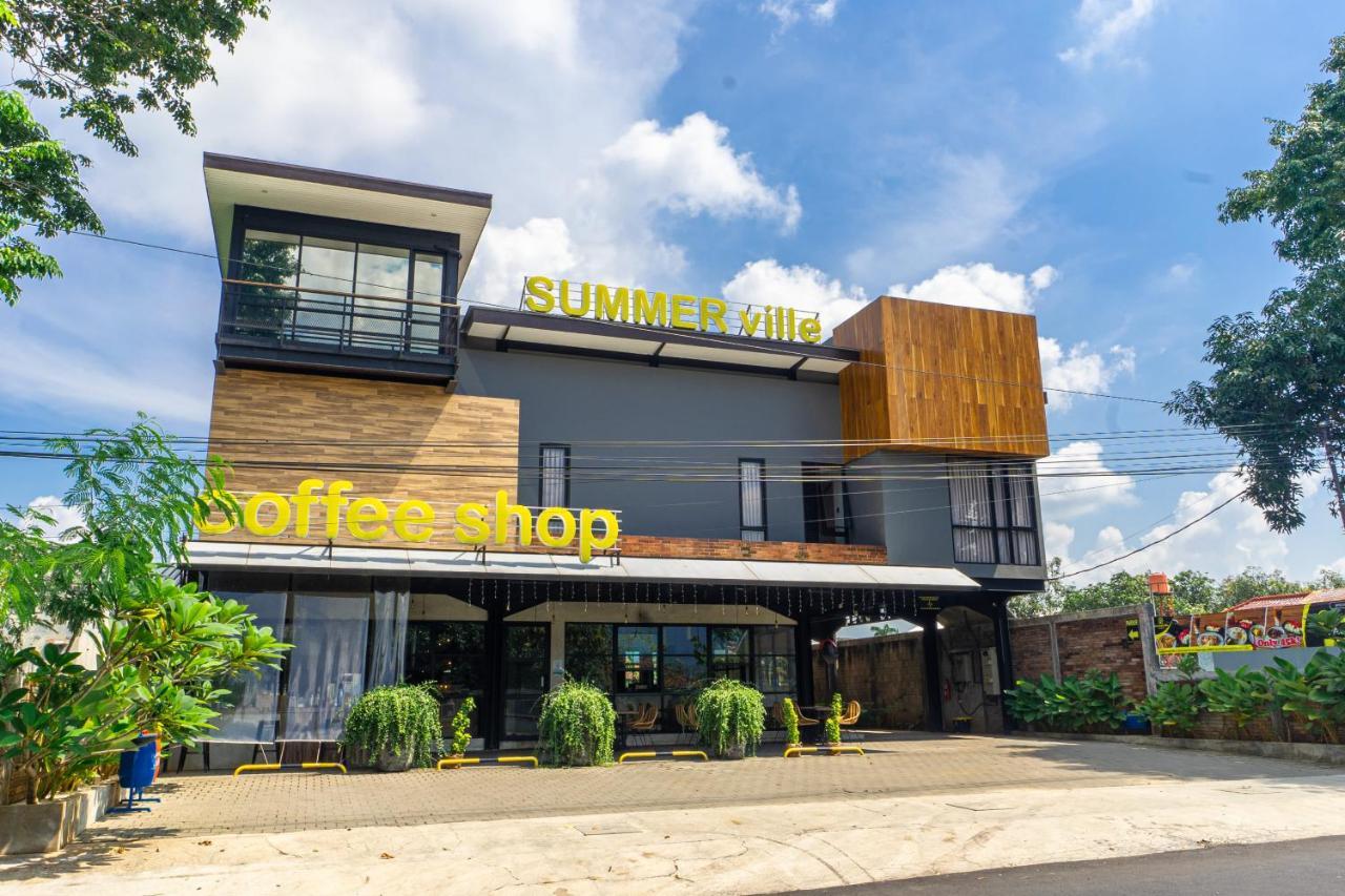 Hotel Summerville Majalengka Exterior photo